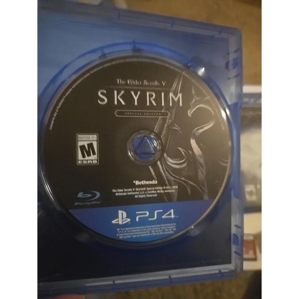 Bethesda The Elder Scrolls V: Skyrim Special Edition PS4 Remote Play Multiplaye…